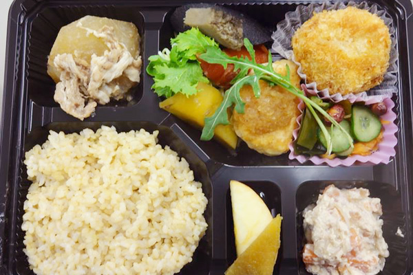 エコ農産物を使った地産地消弁当の画像