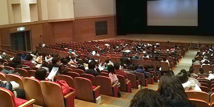 映画「いただきます」の上映会の様子の画像