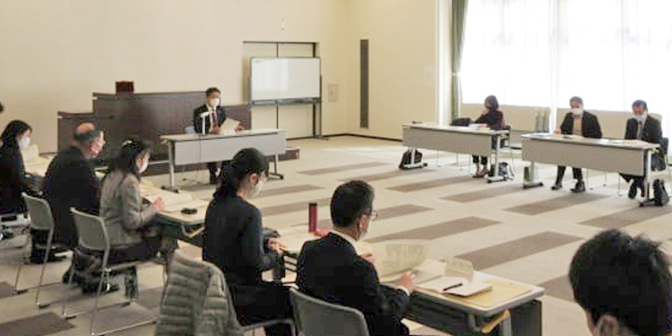 会場で意見交換をするエコエリアやまがた推進協議会の様子の画像